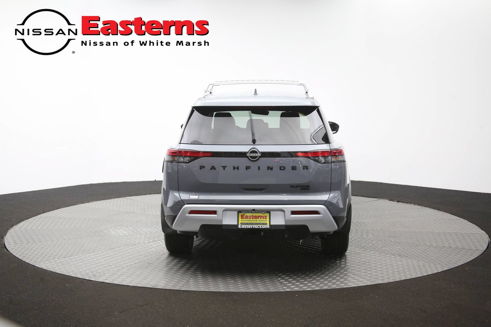 Used 2024 Nissan Pathfinder Platinum w/ Black Appearance Package AWD/4WD image 41