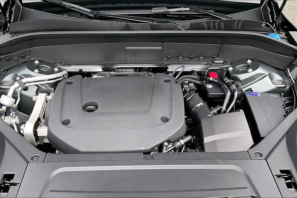 New 2027 Volvo XC90 B6 Plus AWD/4WD image 13
