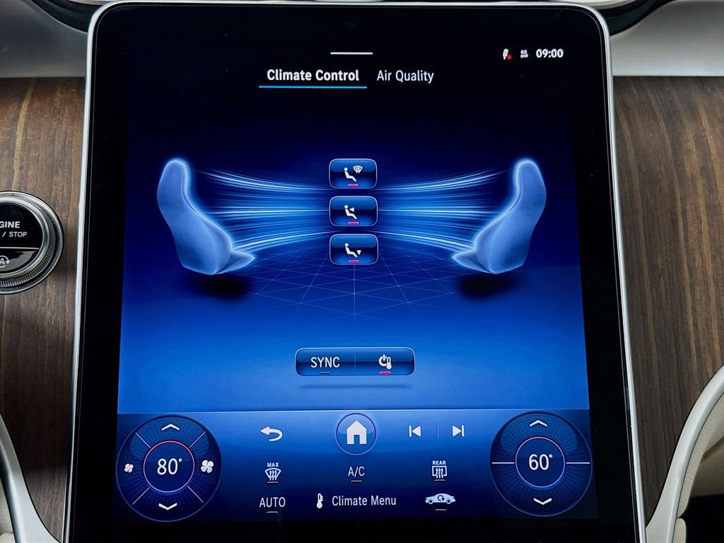 Used 2025 Mercedes-Benz GLC 300 4MATIC image 16