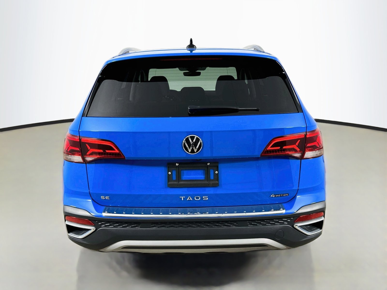 Used 2024 Volkswagen Taos SE AWD/4WD image 6