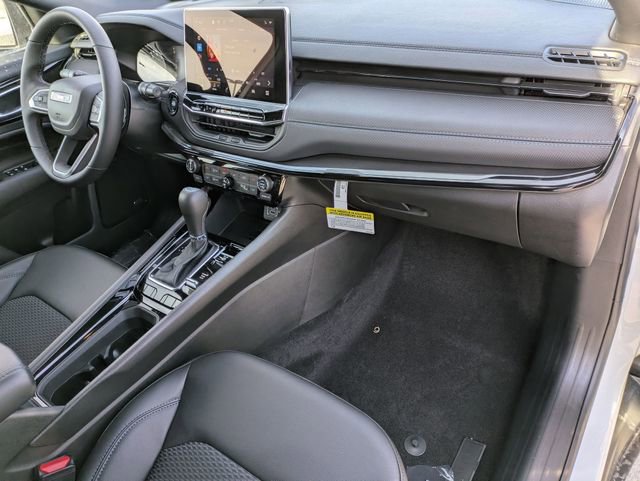 Certified 2026 Jeep Compass Latitude w/ Sun and Sound Group AWD/4WD image 29