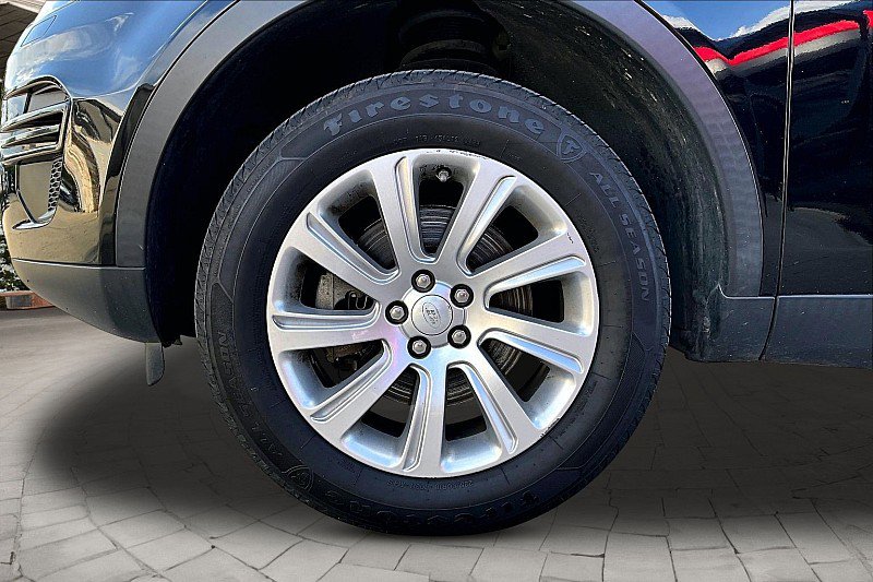 Used 2019 Land Rover Discovery Sport SE AWD/4WD image 7