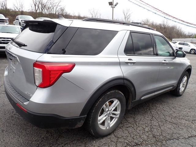 Used 2022 Ford Explorer XLT image 5