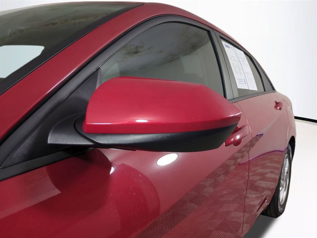Certified 2022 Hyundai Elantra SE image 12