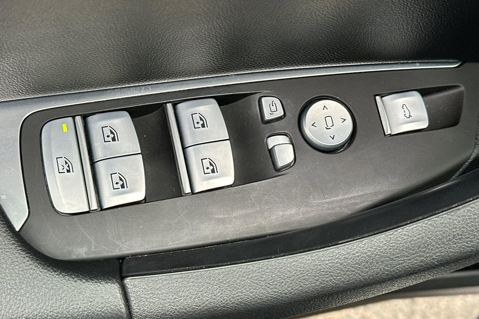 Used 2023 BMW X4 xDrive30i w/ M Sport Package image 12