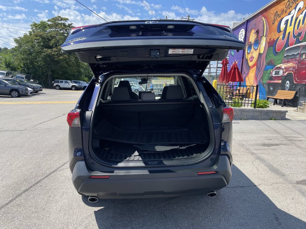 Certified 2022 Toyota RAV4 XLE w/ Convenience Package AWD/4WD image 13