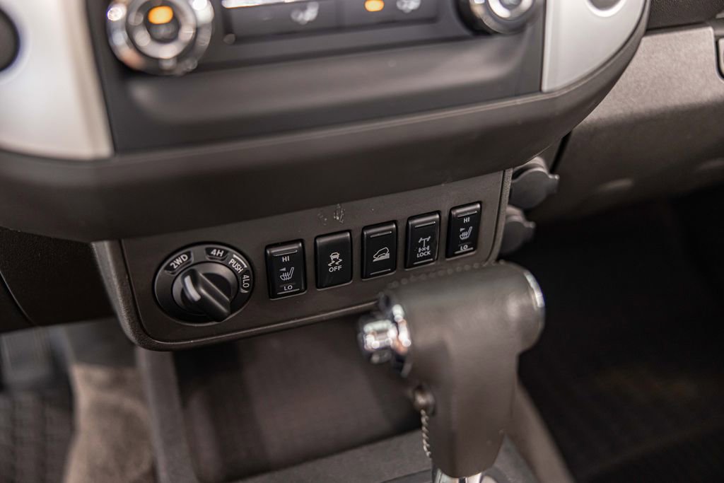 Used 2015 Nissan Xterra PRO-4X w/ Pro-4x Leather Package AWD/4WD image 28