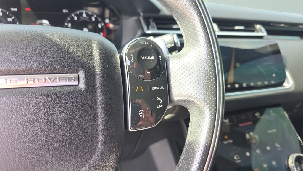 Used 2019 Land Rover Range Rover Velar R-Dynamic SE image 22