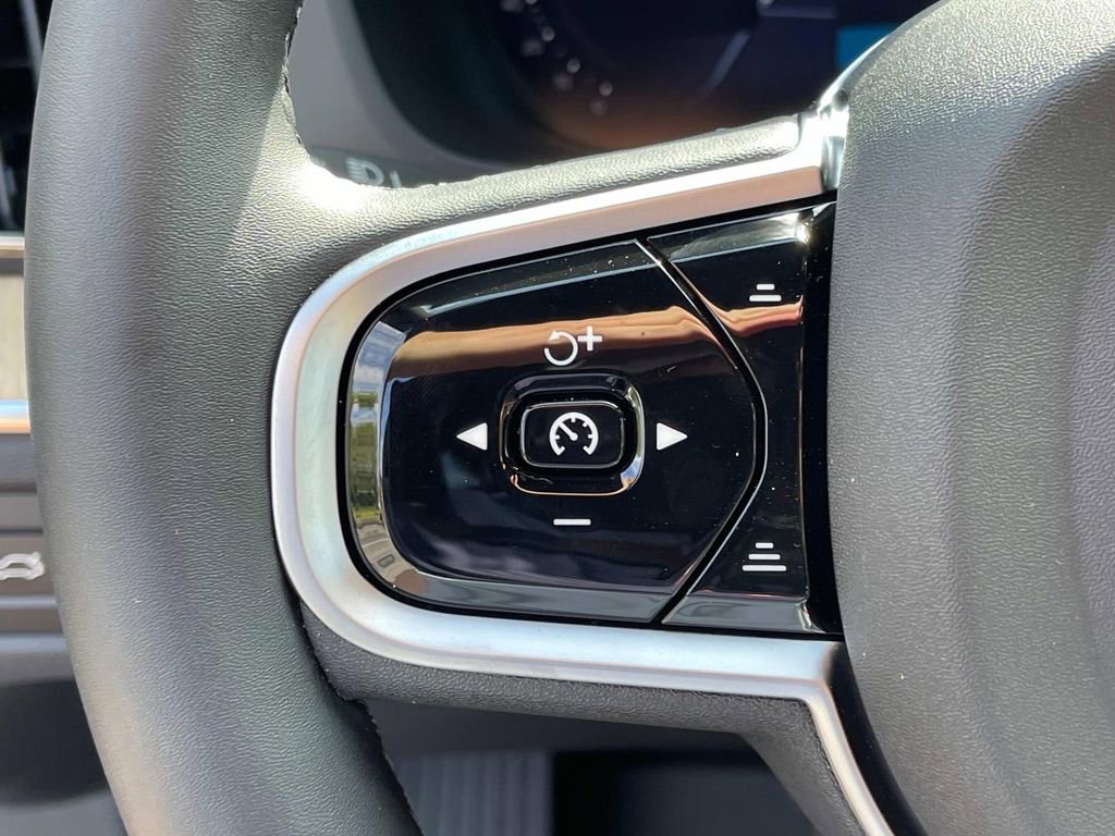 New 2026 Volvo XC60 B5 Plus w/ Protection Package Premier image 31