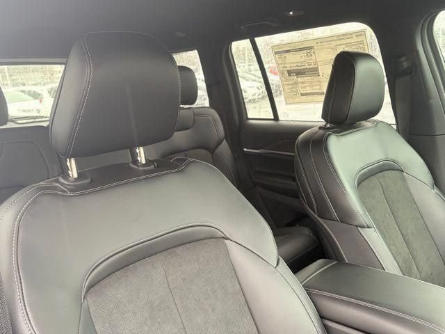 New 2026 Jeep Grand Cherokee Altitude AWD/4WD image 30