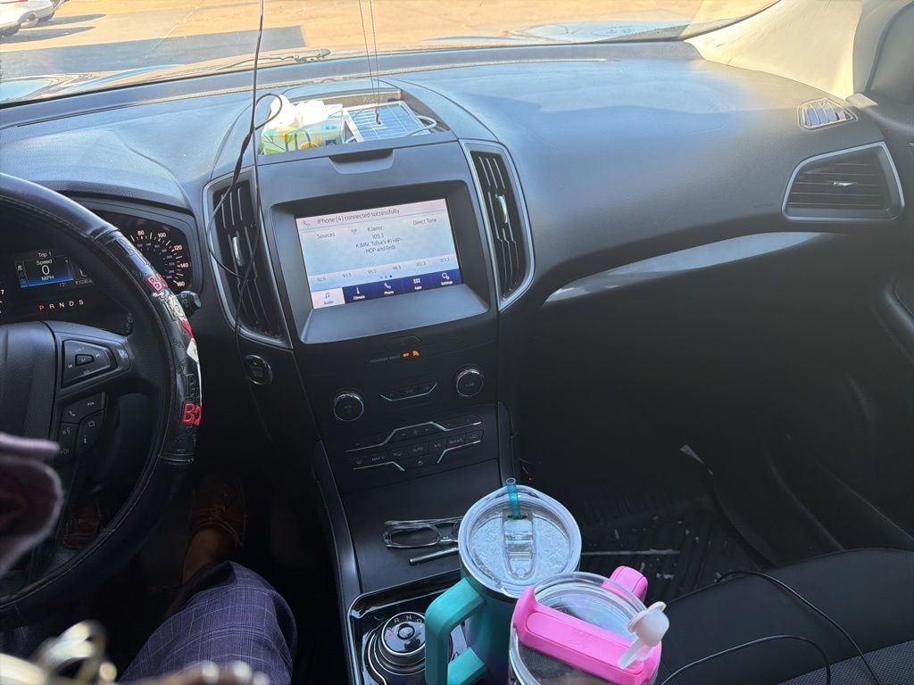 Used 2020 Ford Edge SE image 10