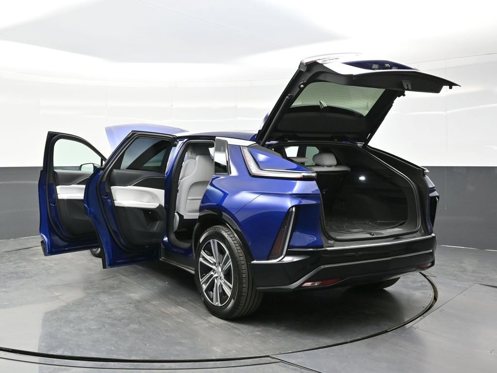 Certified 2024 Cadillac Lyriq Luxury w/ LPO, Floor Liner Package AWD/4WD image 38