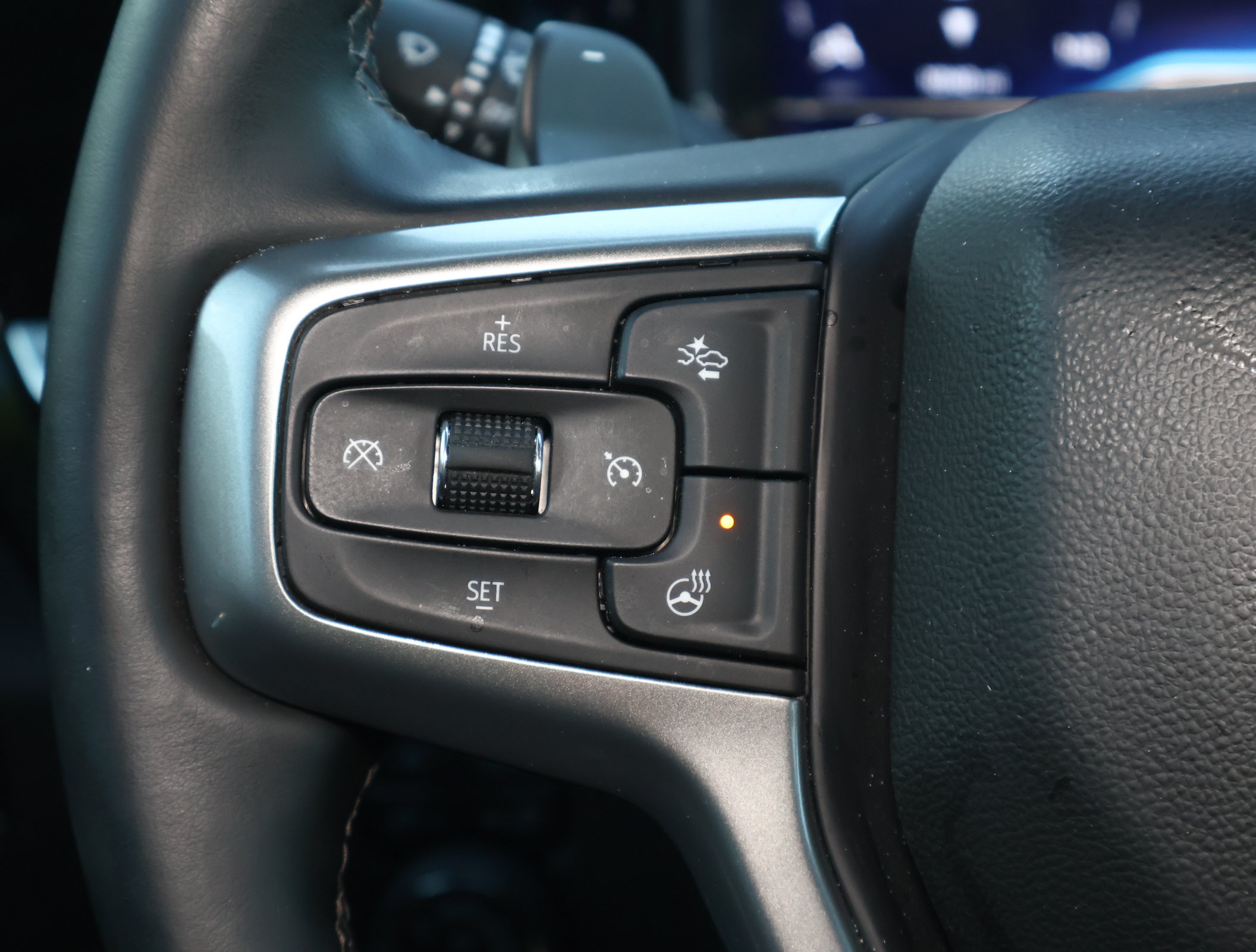 Used 2025 Chevrolet Silverado 1500 LTZ AWD/4WD image 16