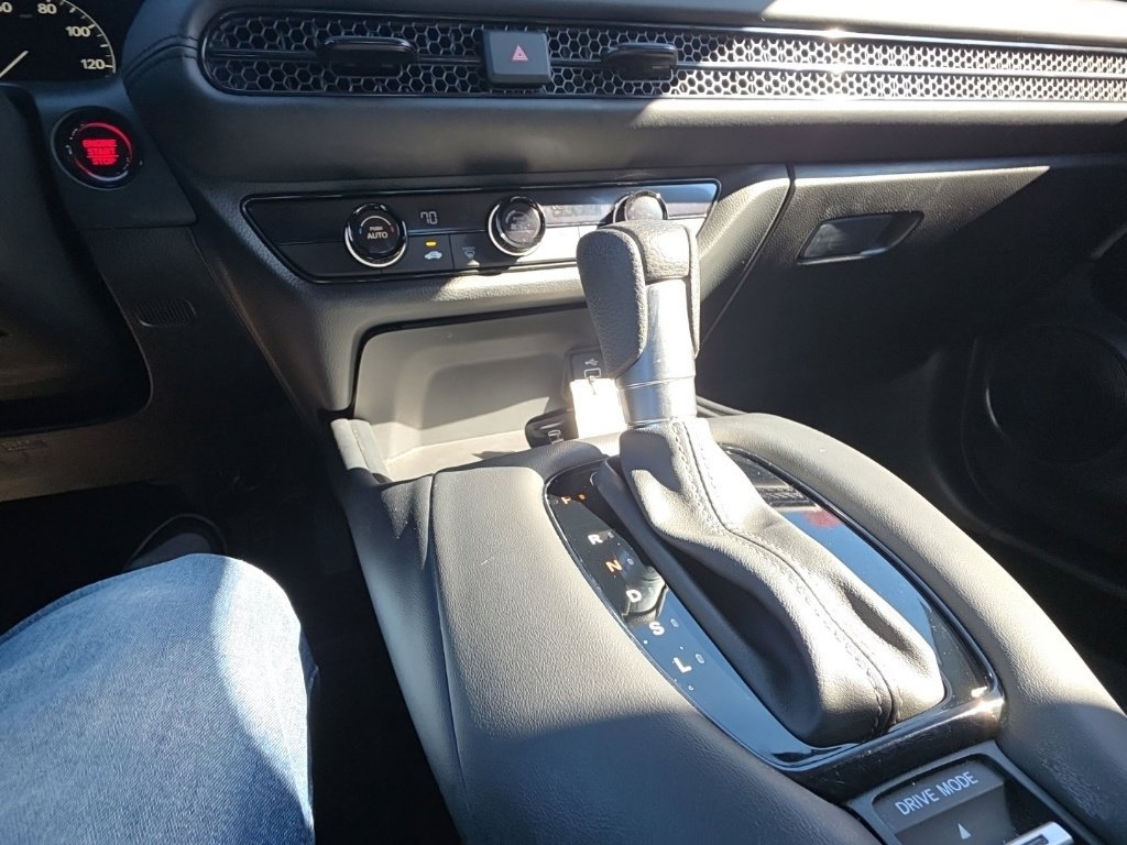 Used 2025 Honda HR-V LX image 18