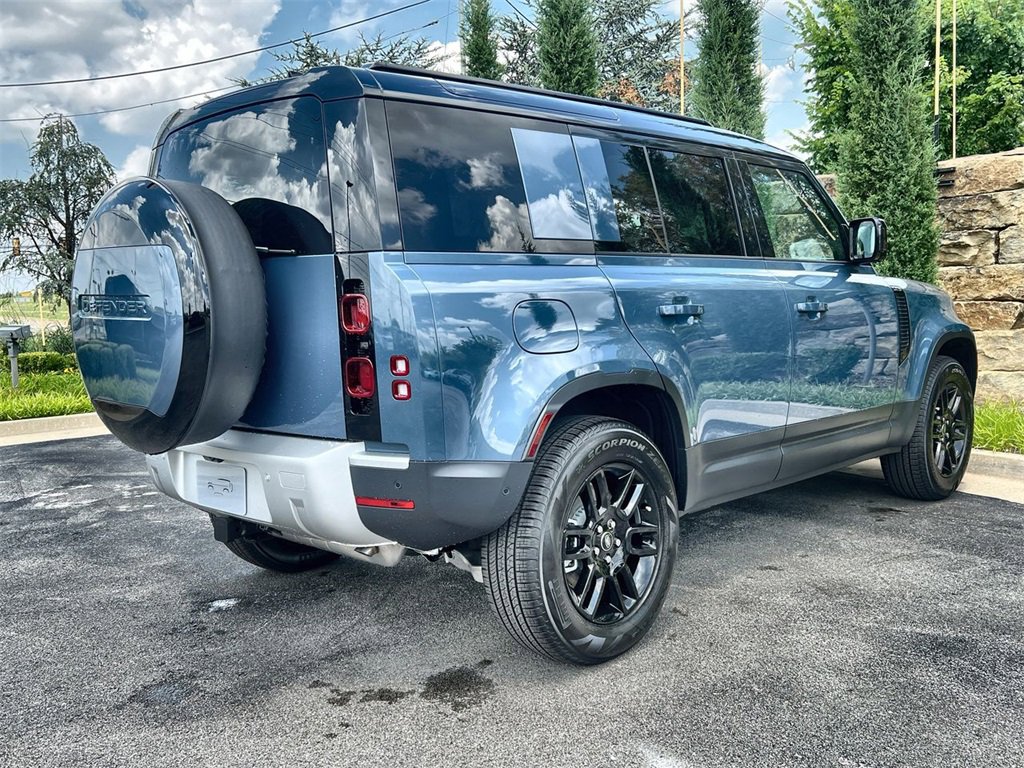 Used 2025 Land Rover Defender 110 S image 5