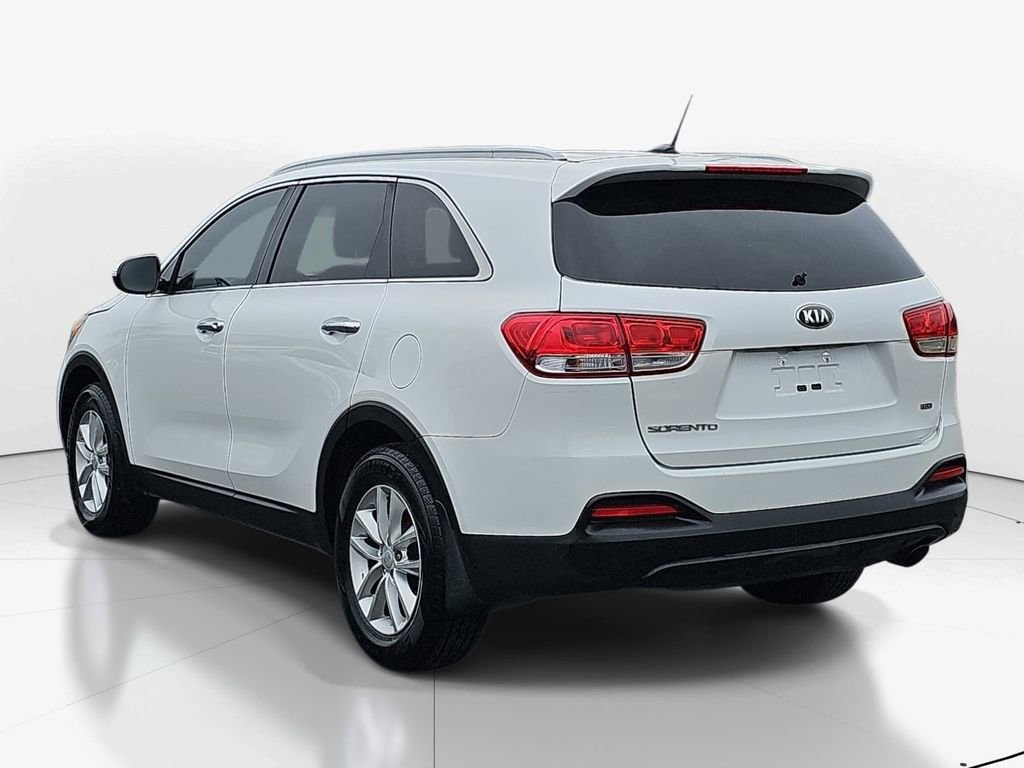 Used 2017 Kia Sorento FWD image 8