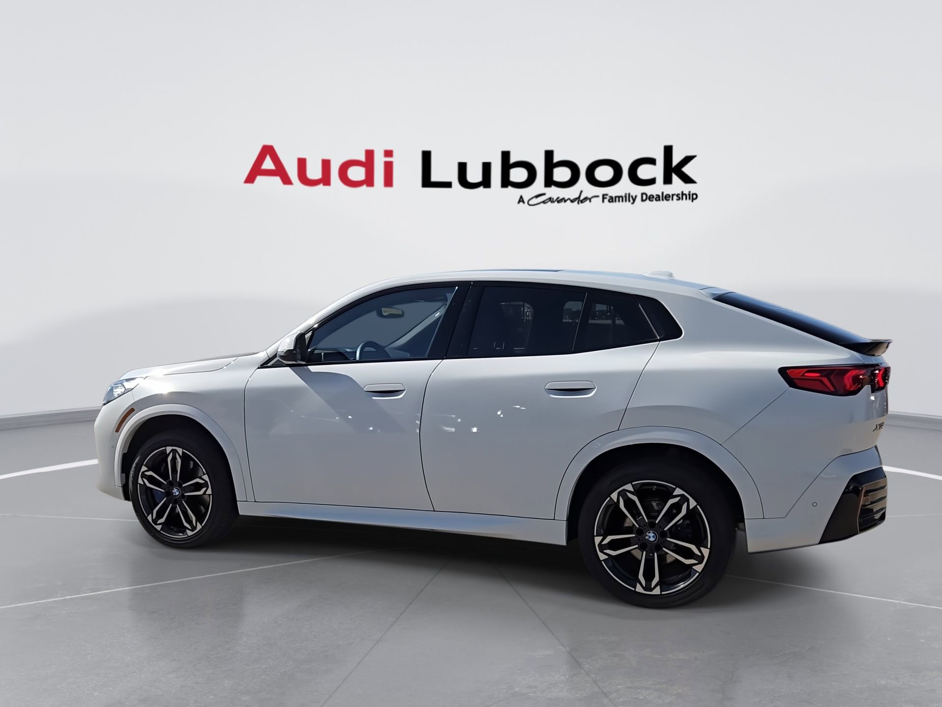 Used 2026 BMW X2 xDrive28i AWD/4WD image 6