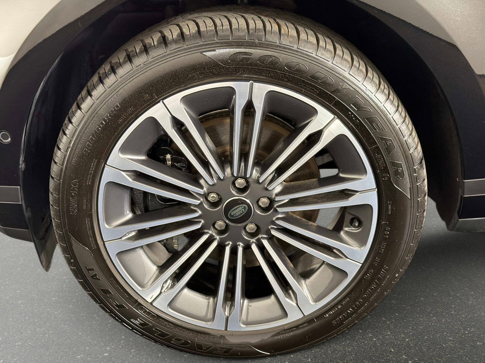 Used 2026 Land Rover Range Rover Evoque S image 11