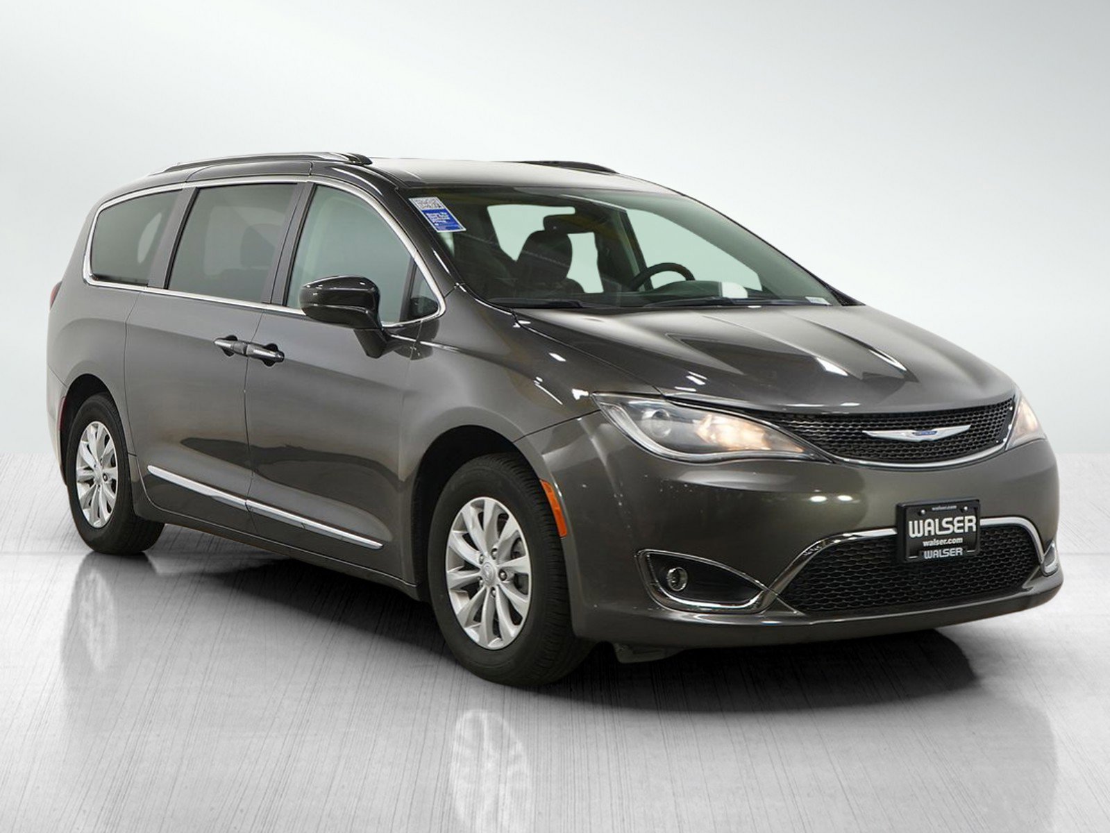 Used 2019 Chrysler Pacifica Touring-L image 7