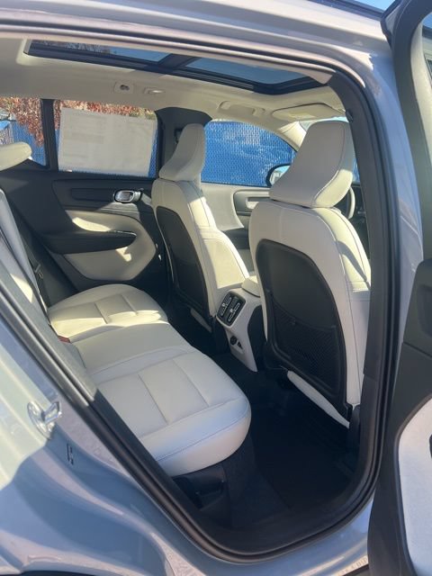 New 2026 Volvo XC40 B5 Plus w/ Protection Package Premier AWD/4WD image 27