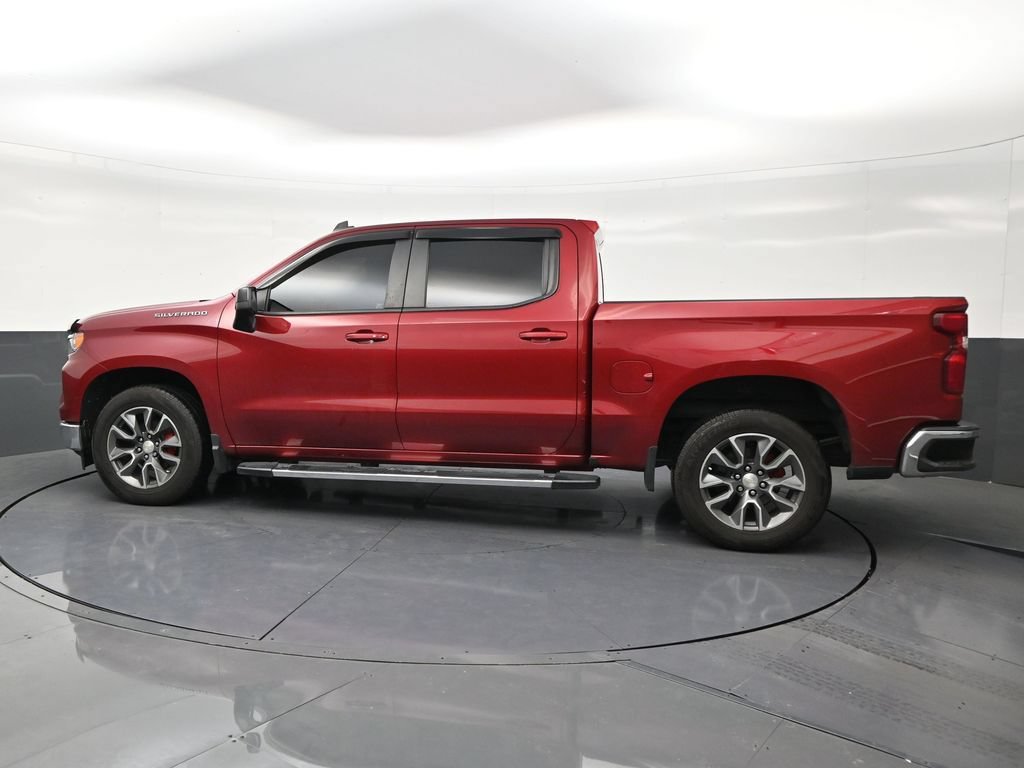Used 2022 Chevrolet Silverado 1500 LT RWD image 2