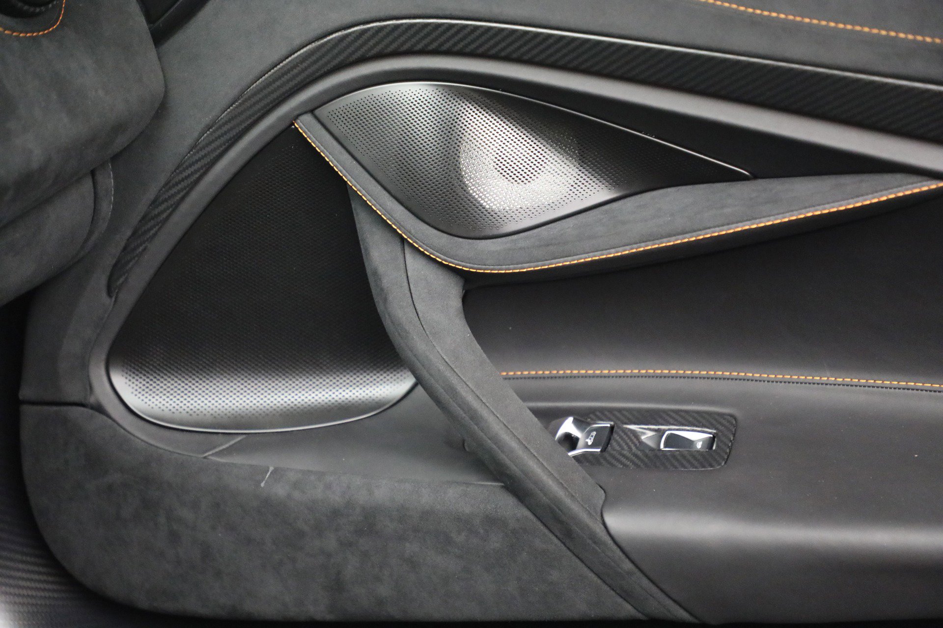 Used 2025 McLaren 750S Spider RWD image 31