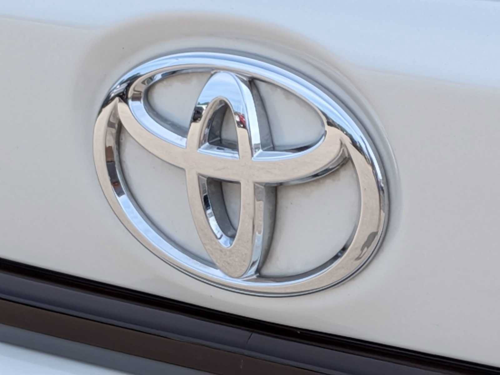 Used 2020 Toyota Corolla XSE FWD image 12