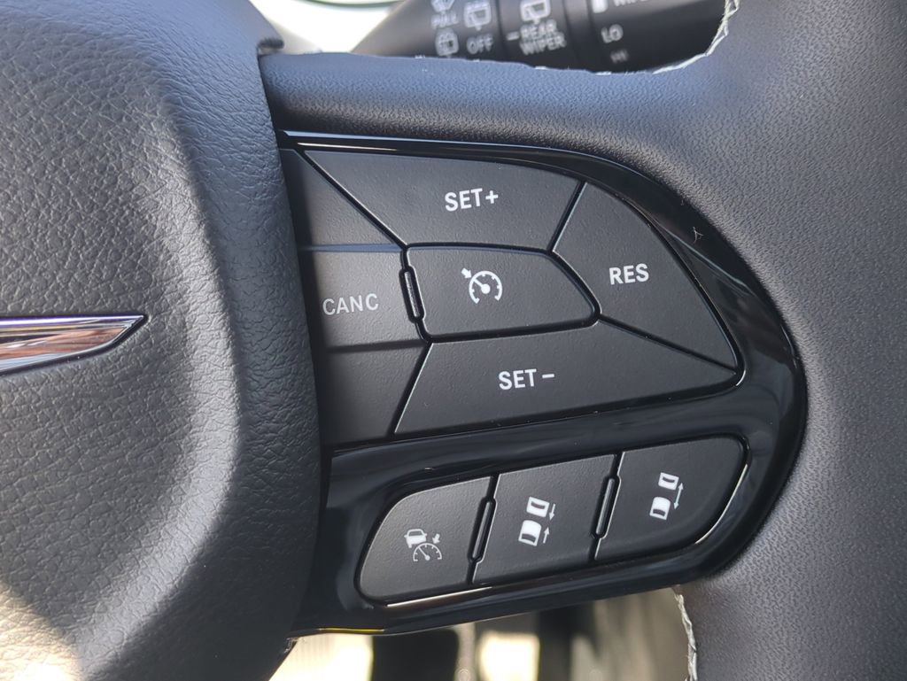 New 2026 Chrysler Pacifica Limited image 29