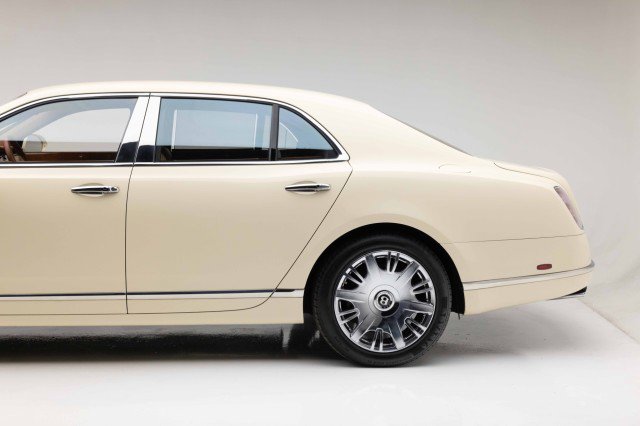 Used 2012 Bentley Mulsanne image 19