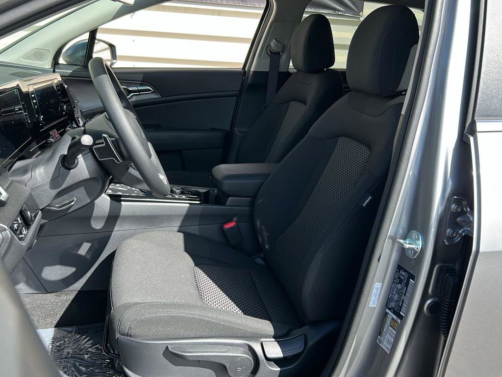 New 2025 Kia Sportage LX image 11