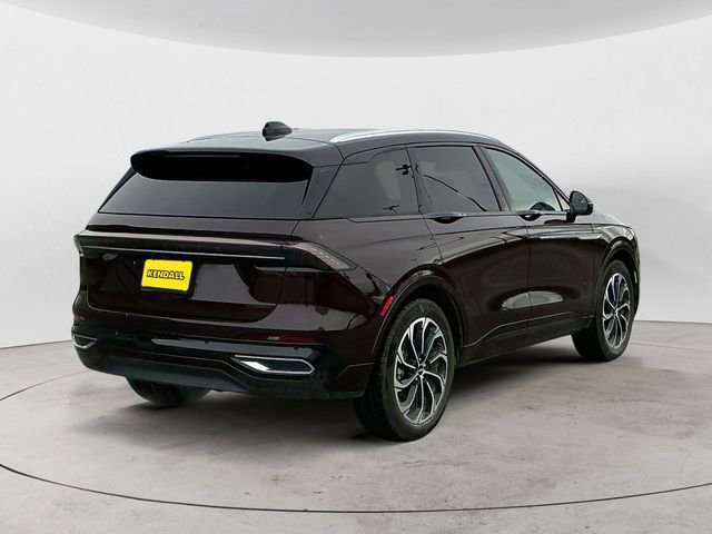 Used 2025 Lincoln Nautilus Reserve AWD/4WD image 5