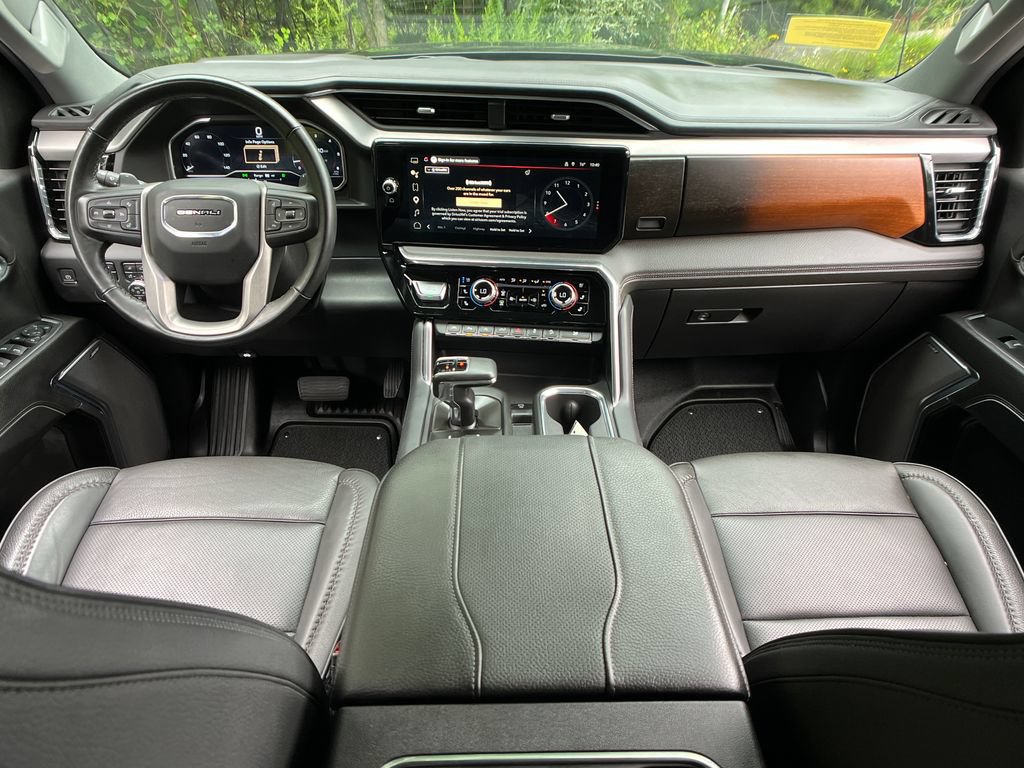 Used 2024 GMC Sierra 1500 Denali w/ Technology Package AWD/4WD image 13