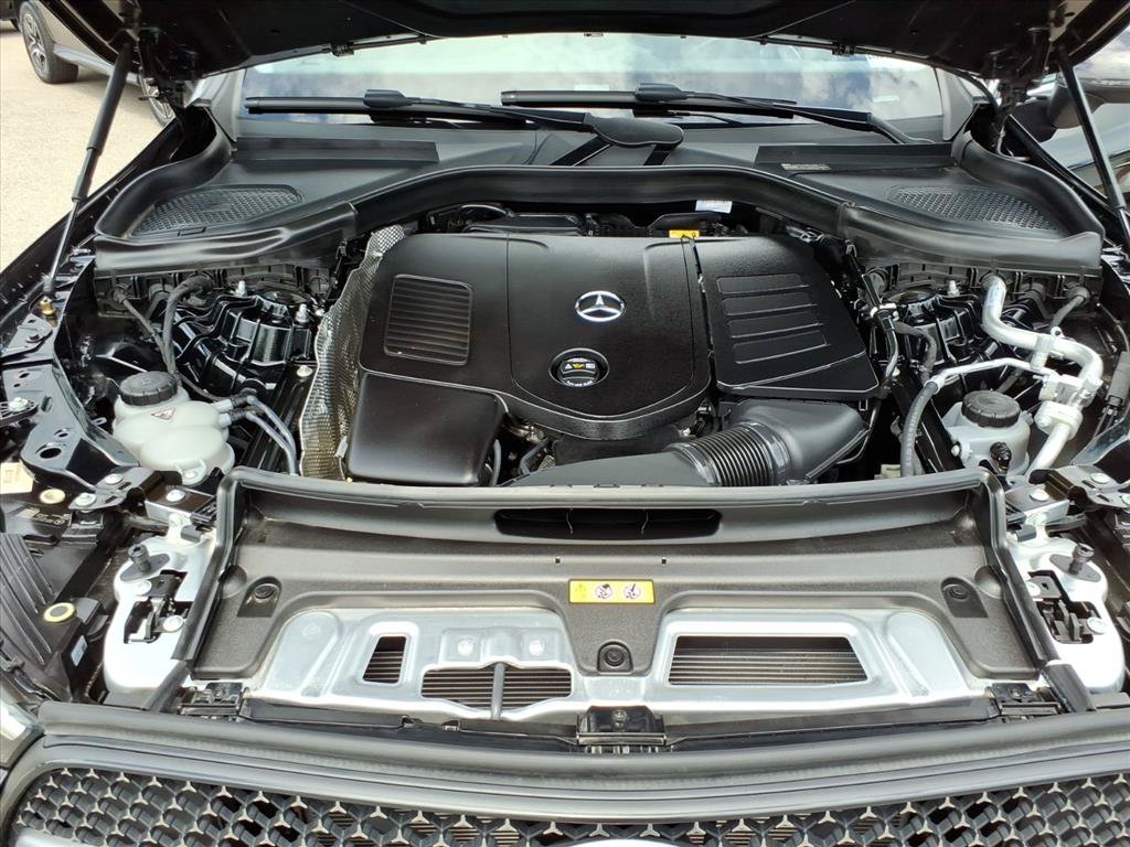 Certified 2025 Mercedes-Benz GLC 300 4MATIC image 10