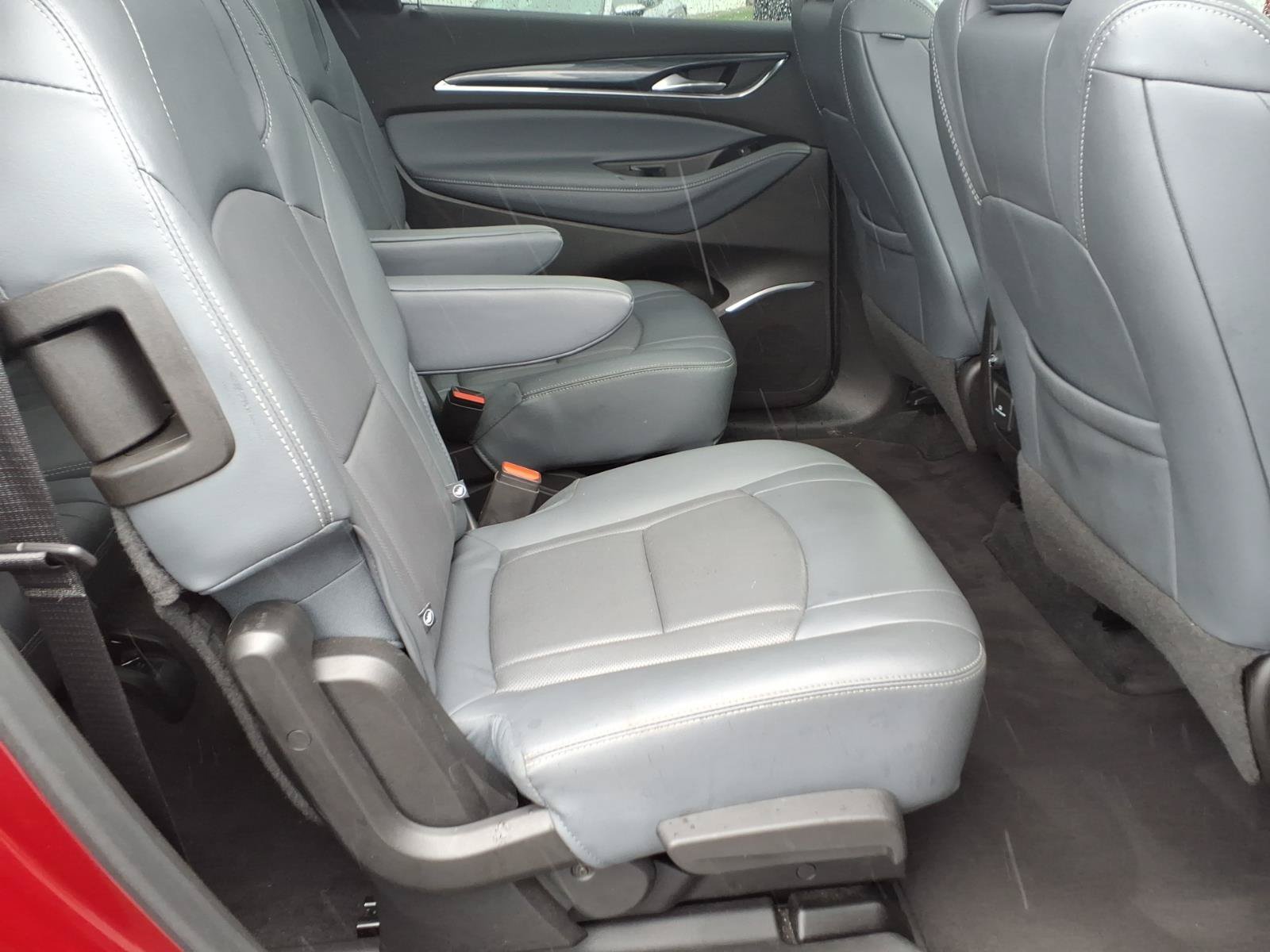 Used 2019 Buick Enclave Essence AWD/4WD image 28