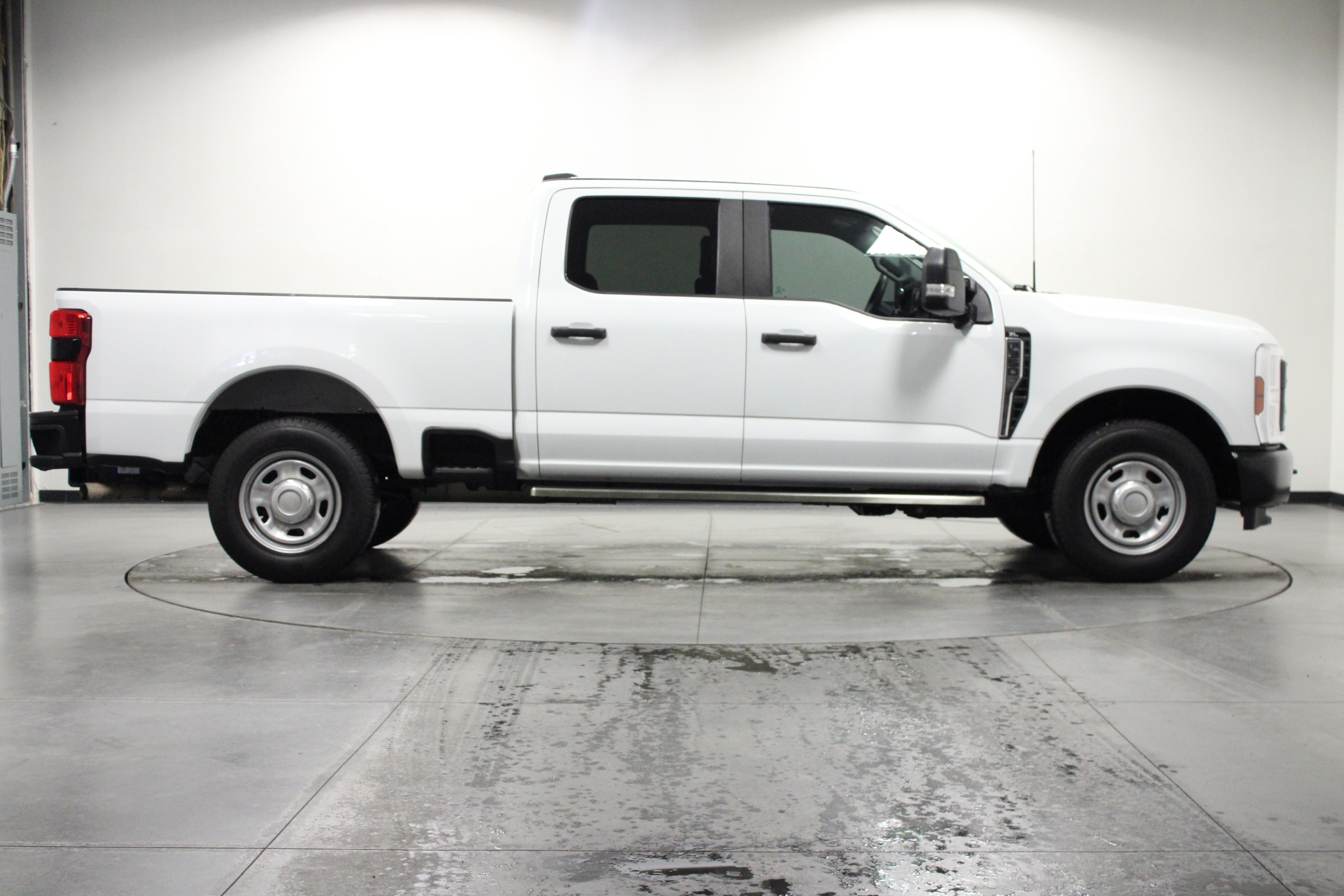 Used 2024 Ford F350 XL w/ 360-Degree Camera Package RWD image 3