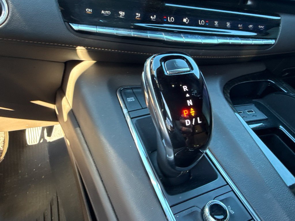 Used 2022 Cadillac Escalade Sport w/ LPO, ONYX Package RWD image 9