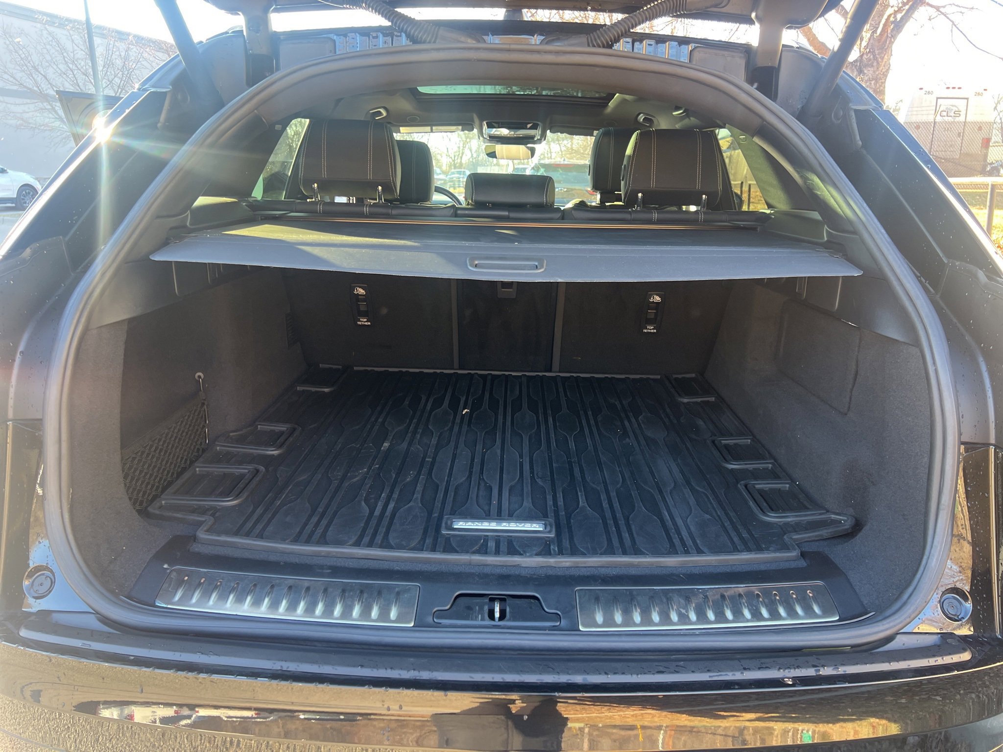 Used 2022 Land Rover Range Rover Velar S image 16