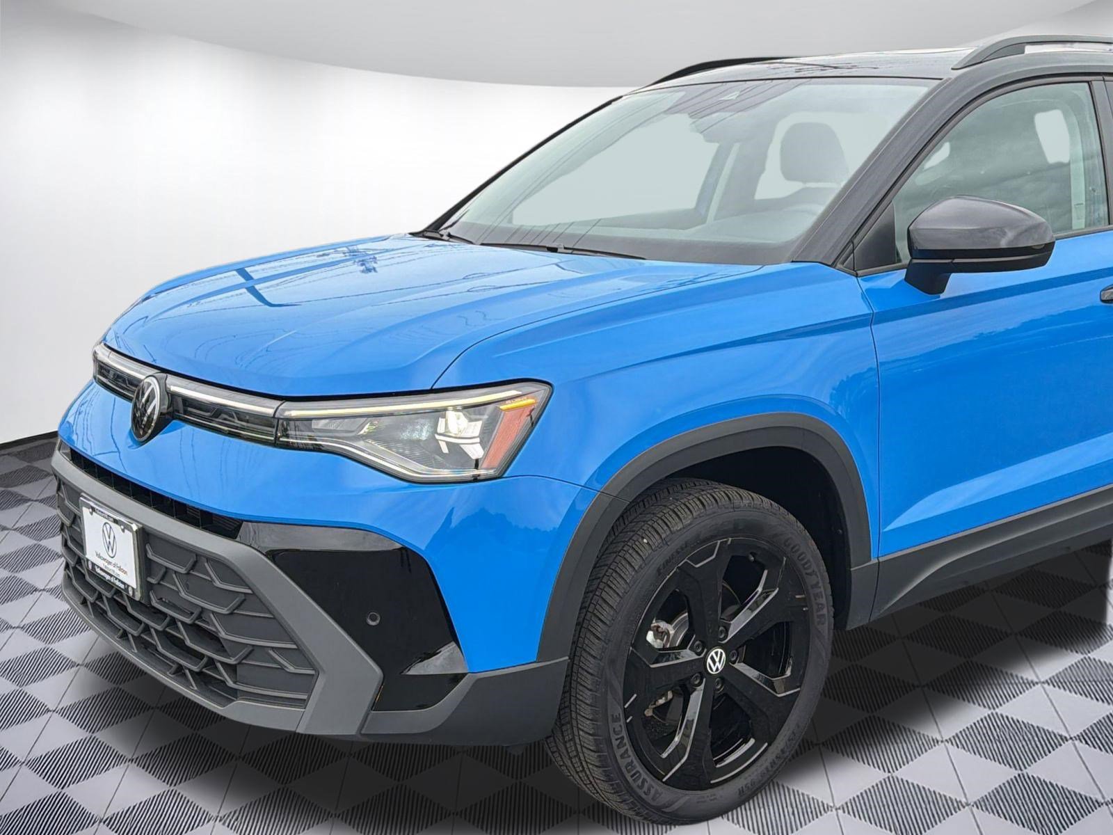Certified 2025 Volkswagen Taos SE AWD/4WD image 20