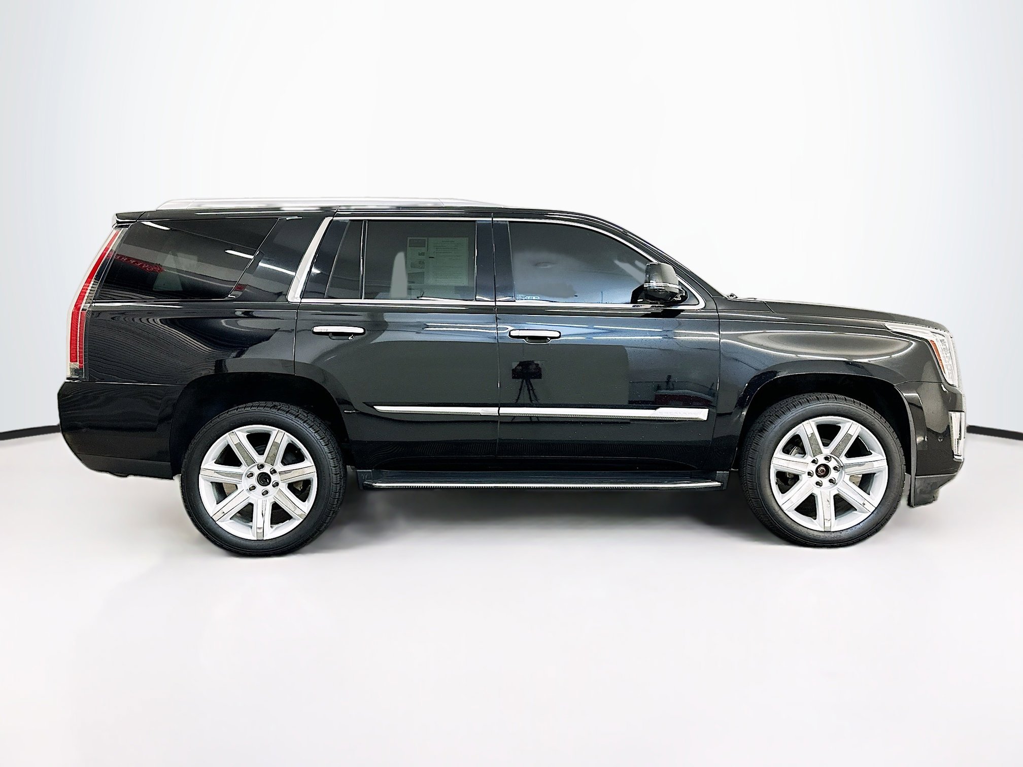 Used 2018 Cadillac Escalade Luxury image 10