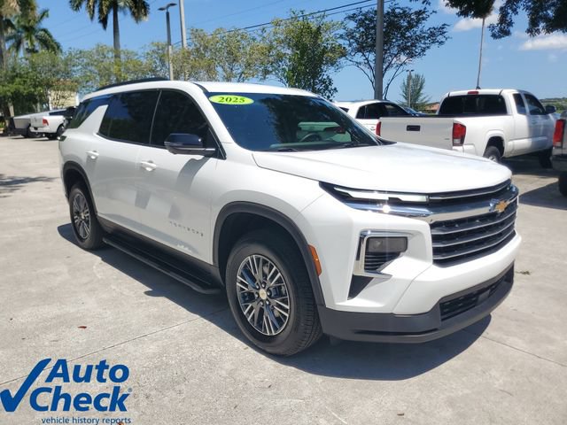 Used 2025 Chevrolet Traverse LT w/ Driver Confidence Package FWD image 5