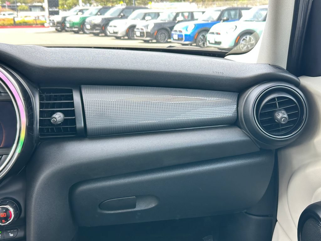 Used 2015 MINI Cooper 4-Door Hardtop FWD image 24