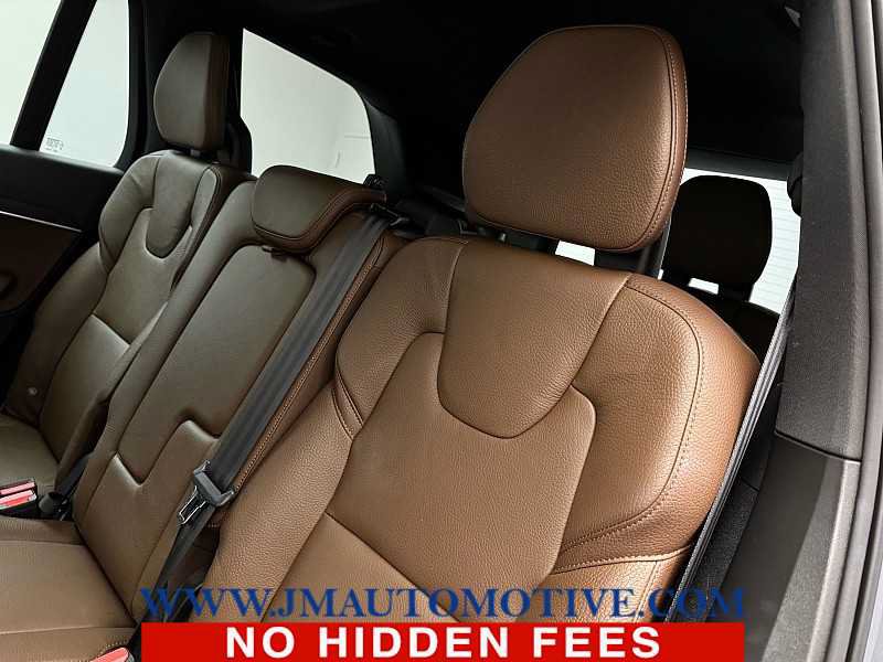 Used 2020 Volvo XC90 T6 Momentum AWD/4WD image 16