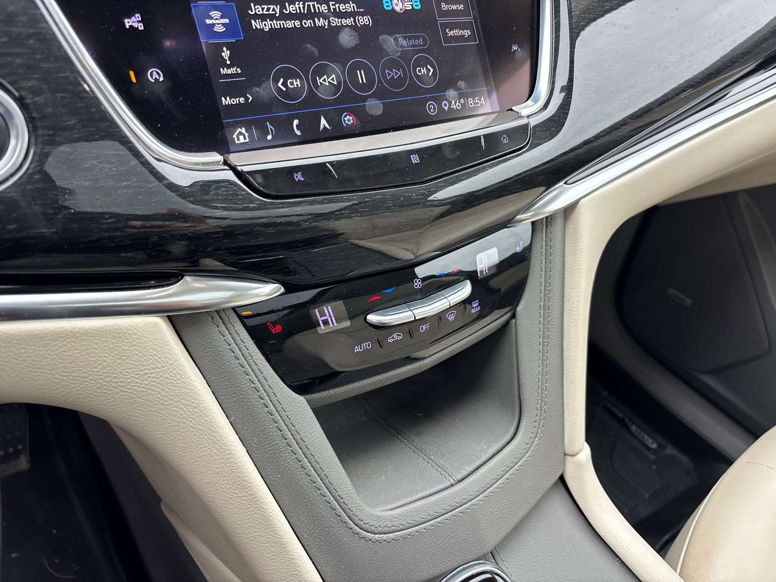 Used 2020 Cadillac XT6 Premium Luxury FWD image 21