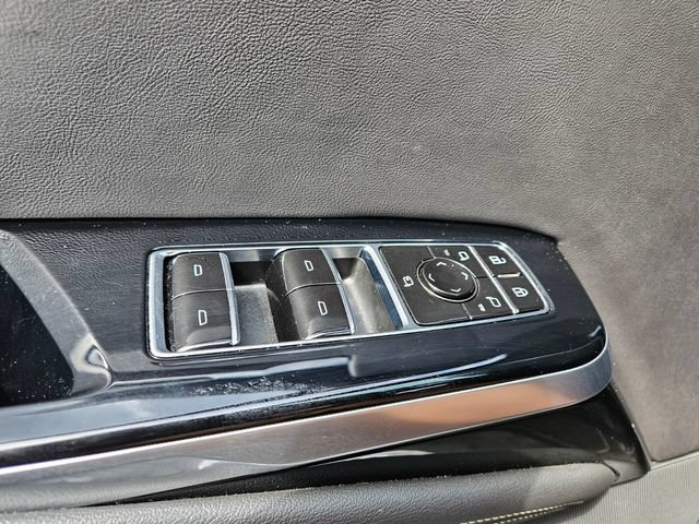 Certified 2025 Cadillac Escalade Premium Luxury AWD/4WD image 31