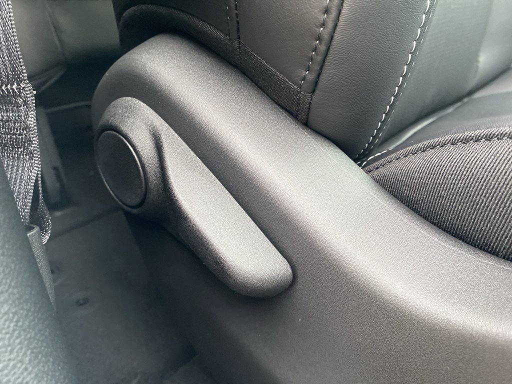 New 2026 Chrysler Voyager LX image 10