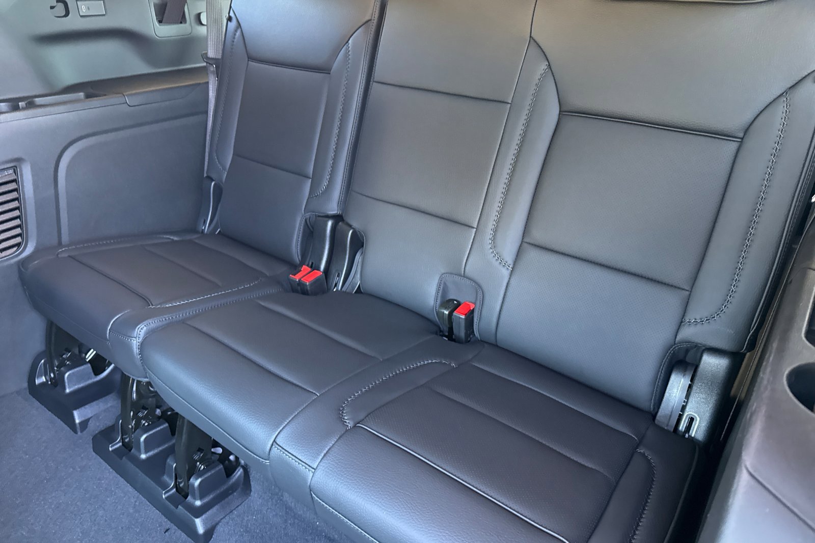 New 2026 GMC Yukon XL Denali w/ Denali Reserve Package image 17