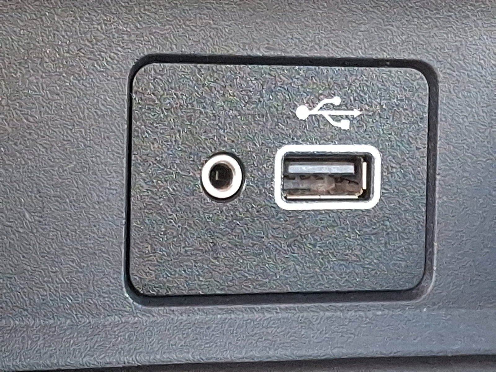 Used 2025 Nissan Sentra S FWD image 25