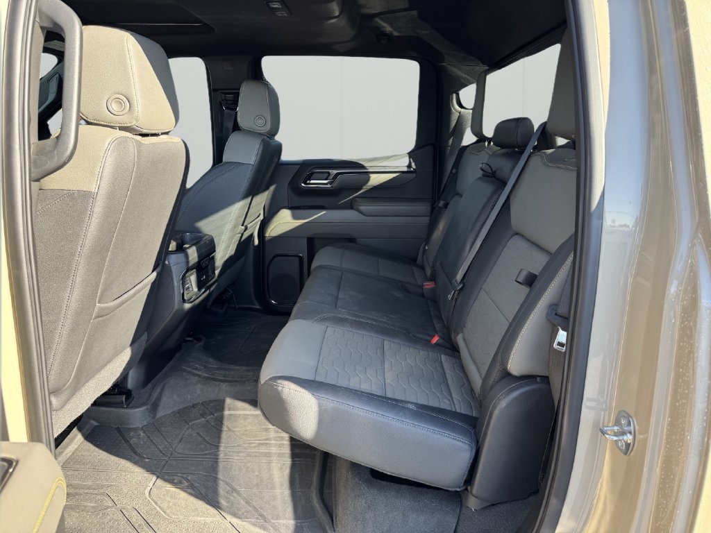 Used 2023 Chevrolet Silverado 1500 ZR2 w/ Technology Package AWD/4WD image 11