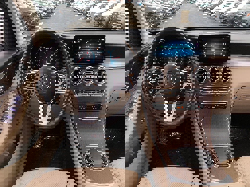 Used 2022 Mercedes-Benz GLC 300 4MATIC image 16