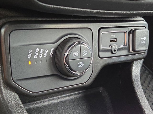 Used 2023 Jeep Renegade Trailhawk AWD/4WD image 99